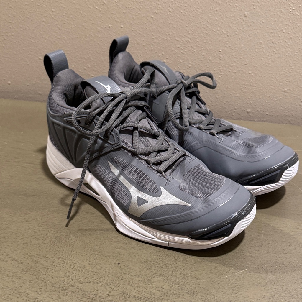 Mizuno Gray Mizuno Wave Momentum 2 Volleyball Shoes Mizuno Gray Mizuno Wave Momentum 2 Volleyball Shoes